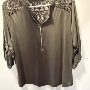 New York & Company Green Boxy Blouse with Cuffed Sleeves and Mandarin Collar